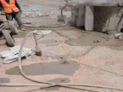 彬村山华侨农场水泥混凝土路面板底注浆技术 路面脱空注浆整治方案